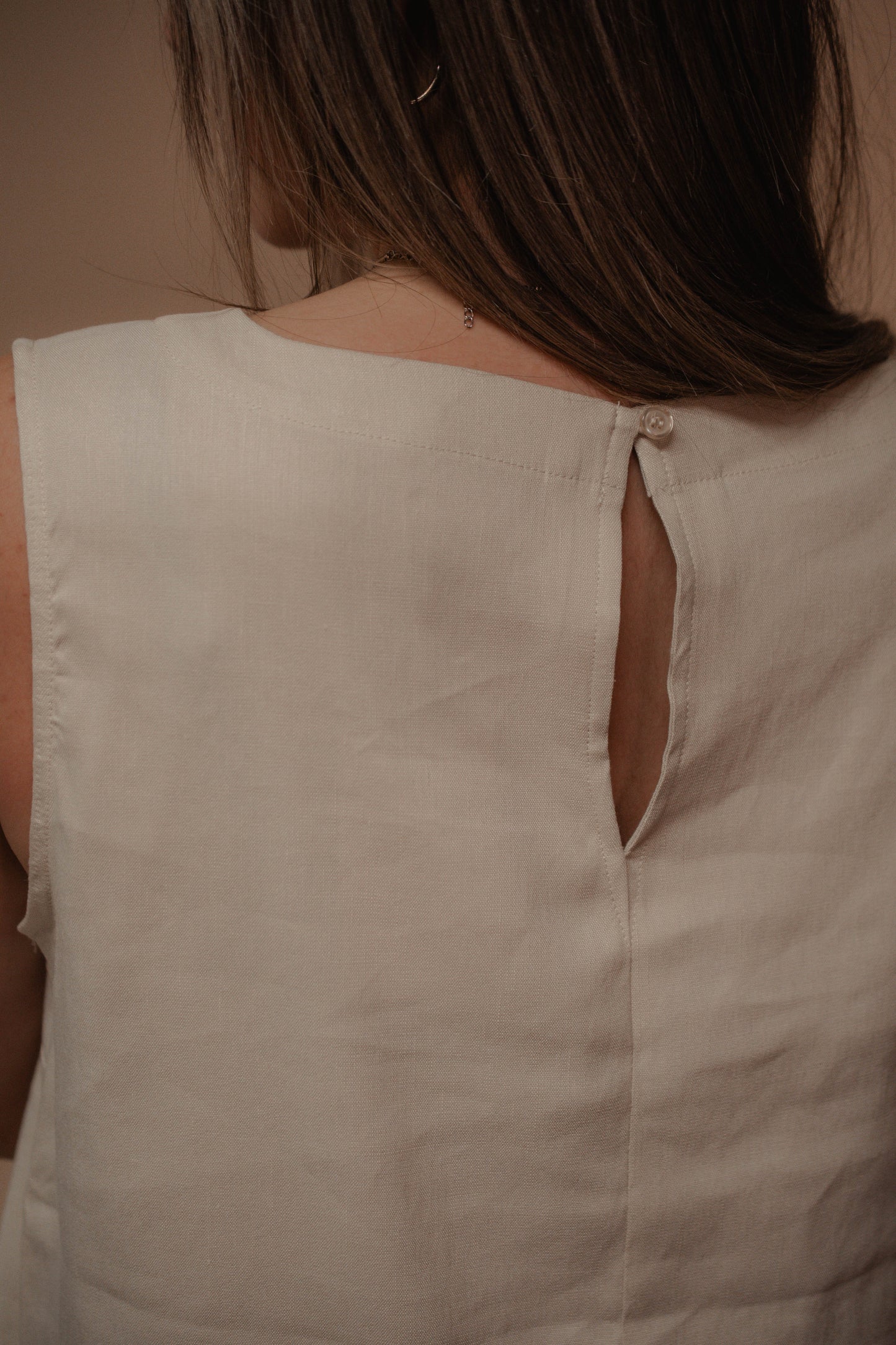 linen sleeveless dress