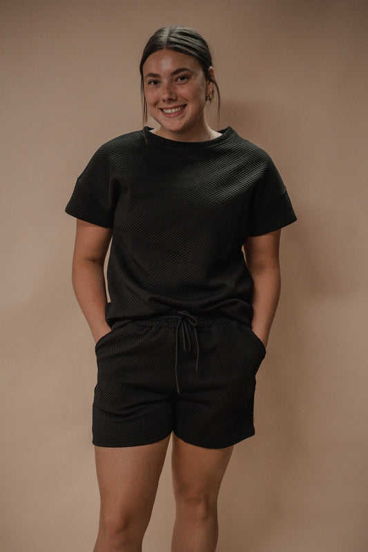 black textured set